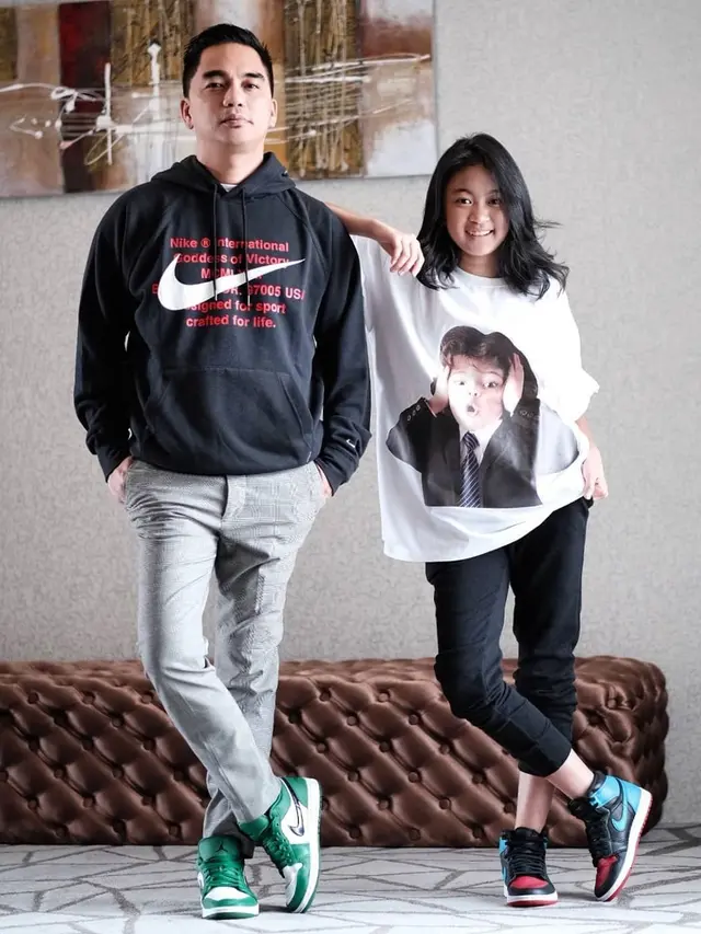 6 Potret Kebersamaan Enda Ungu dan Putri Sulungnya, Bak Kakak Adik