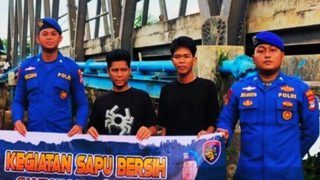 Satpolairud Tala Gencarkan Aksi Bersih Sampah Pesisir di Sungai Rasau