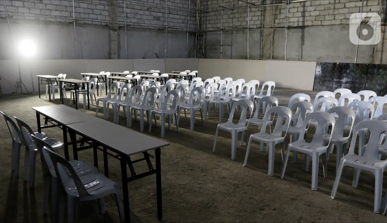 Kondisi media center dari Stadion Rizal Memorial di Manila, Filipina, Senin (25/11/2019). Meski akan digunakan untuk ajang SEA Games 2019, kondisi ruangannya sangat memprihatinkan. (Bola.com/M Iqbal Ichsan)