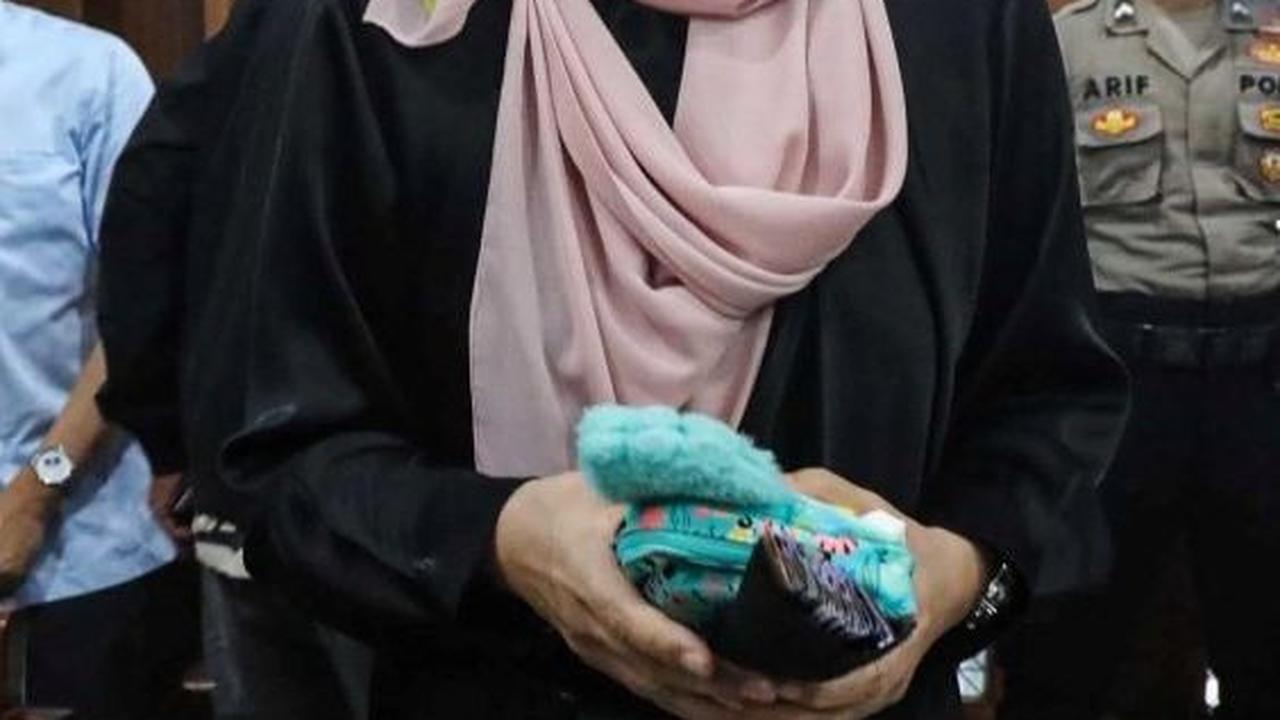 Karen didakwa telah merugikan negara sebesar 113,84 juta dolar AS atau setara dengan Rp1,77 triliun akibat dugaan korupsi pengadaan LNG di Pertamina. Foto: Liputan6.com / Angga Yuniar<br>