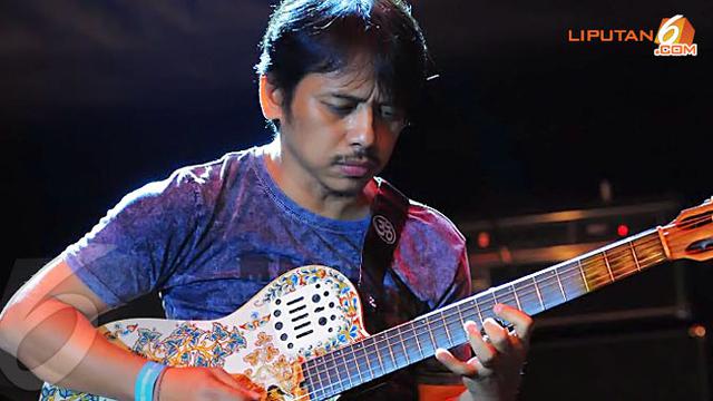 Ditinggal Dewa Budjana Personel Gigi Sedih Showbiz Liputan6 Com Umur 57 tahun) biasa dipanggil dengan budjana adalah anggota grup musik gigi. ditinggal dewa budjana personel gigi