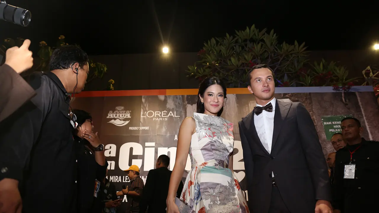 [Bintang] Dian Sastrowardoyo dan Nicholas Saputra 