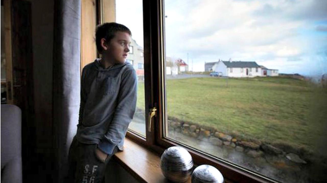 Kartu Natal Untuk Remaja Paling Sendirian