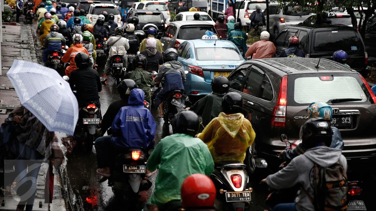 BMKG Peringatkan Potensi Hujan di Banyak Wilayah Indonesia Hari Ini Selasa 23 Desember 2025