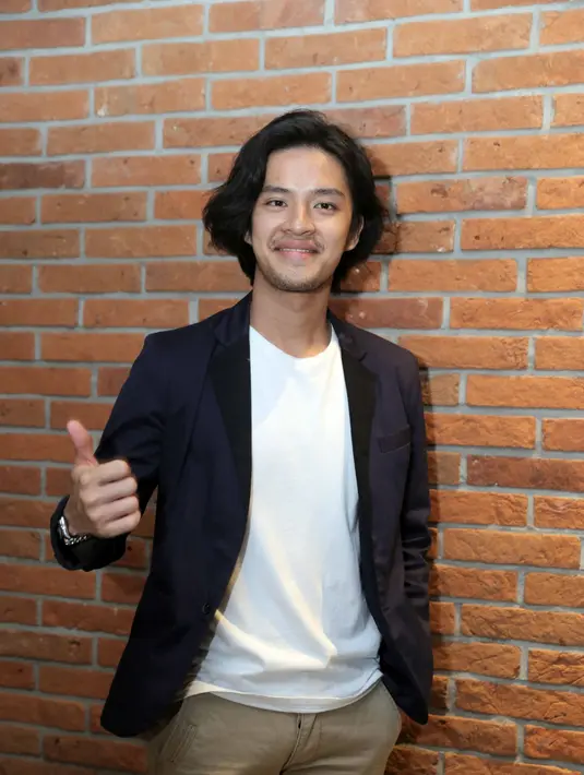 Semakin banyak selebriti pria yang menggeluti yoga. Salah satunya adalah aktor ganteng Morgan Oey. Banyak manfaat dirasakan setelah menggeluti hobi barunya yang melibatkan fisik, mental dan spiritual itu. (Nurwahyunan/Bintang.com)