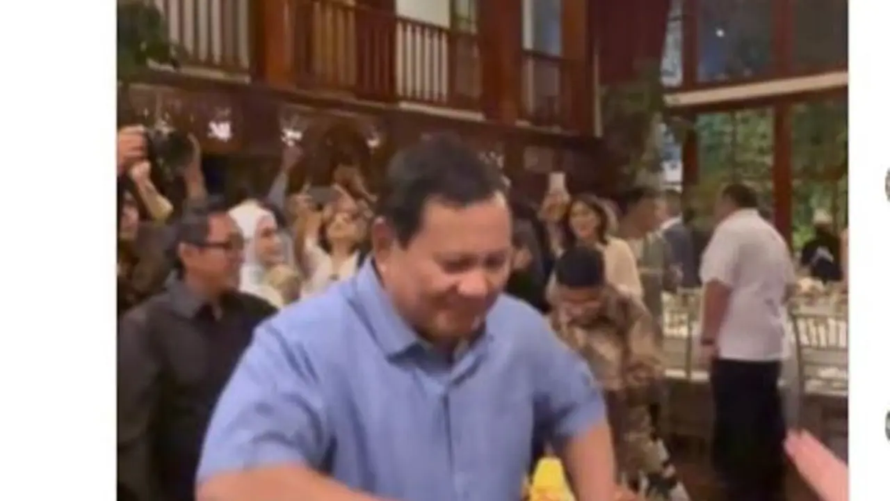 Momen Langka, Prabowo Berjoget Sebelum Potong Tumpeng di Perayaan Ulang Tahun ke-72.