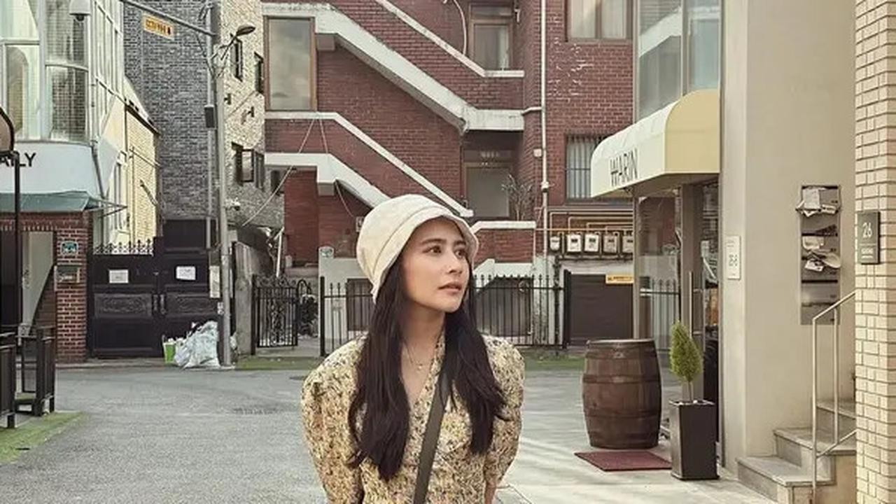 5 Gaya OOTD Prilly Latuconsina saat Liburan Bareng Omara Esteghlal di Korea, Tampil Cantik dengan Aura Jatuh Cinta