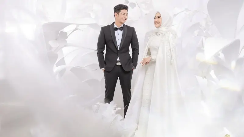 [Fimela] Prewedding Ria Ricis dan Teuku Ryan