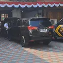 Tiga Koper Dibawa KPK dari Kantor Bupati Sukoharjo