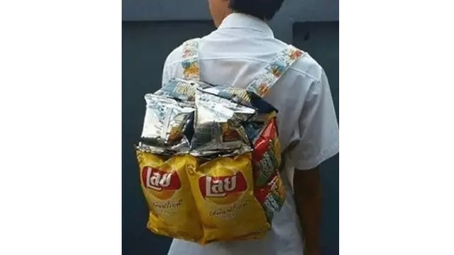 6 Model Tas Sekolah Ini Nyeleneh Banget, Bikin Tepuk Jidat