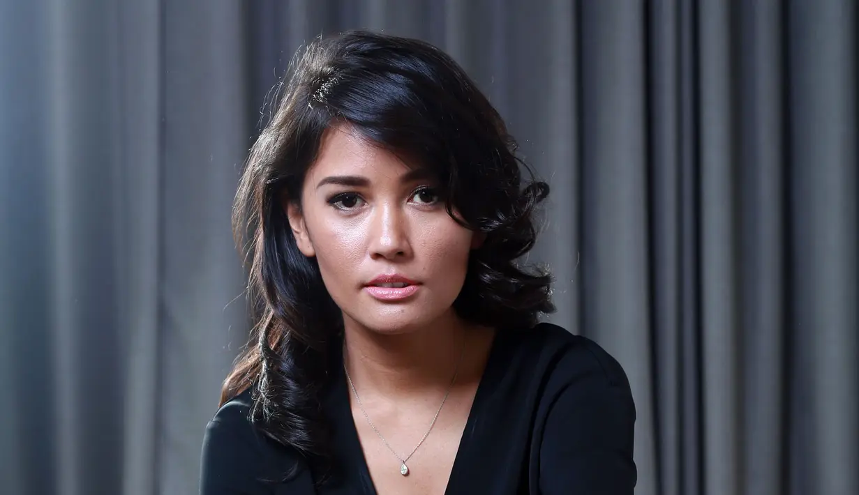 Aktris Pendatang Baru Terbaik Indonesian Movie Awards 2008 itu mengaku serius mengenai hubungannya. "Sudah, kami sudah sangat serius. Sudah ketemu keluarga masing-masing juga," ujarnya. (Galih W. Satria/Bintang.com)