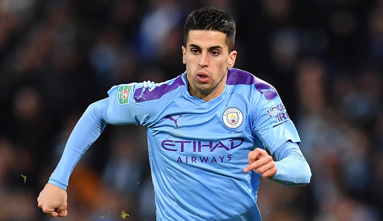 4. Joao Cancelo (Manchester City) - Manchester City mendatangkan Joao Cancelo dari Juventus pada bursa transfer musim panas 2019 lalu. Bek kanan asal Portugal ini memiliki kemampuan bermain sebagai bek kiri dan kanan di Manchester City. (AFP/ Paul Ellis)