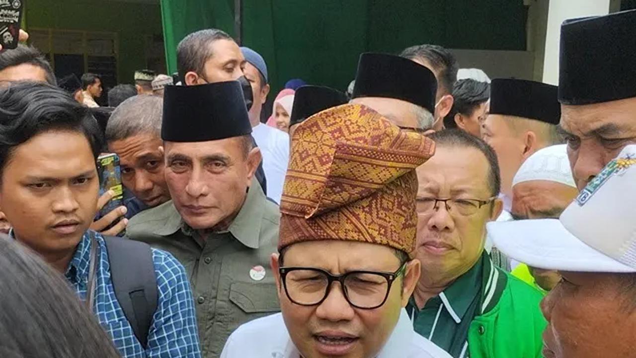 "Pasti ada (surprise)," kata Hamdan Zoelva kepada wartawan di Jalan Brawijaya, Jakarta Selatan, Kamis (14/12).