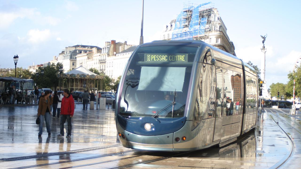 Lebih Canggih Mana LRT, MRT atau KRL?