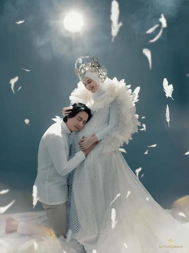 Potret Maternity Shoot Cut Meyriska dan Roger Danuarta