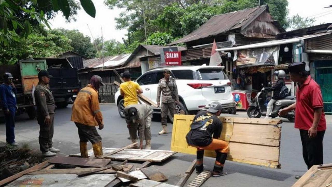 Trivia Jalan Dr. Leimena: Penertiban Pasar Tumpah Makassar, Solusi Jitu Atasi Kemacetan Kota