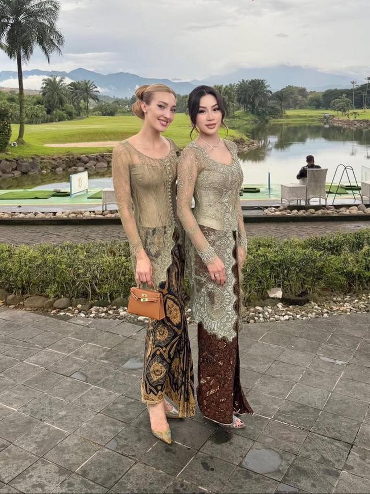 6 Potret Kebaya Para Menantu Keluarga Cendana di Pernikahan Darma Mangkuluhur