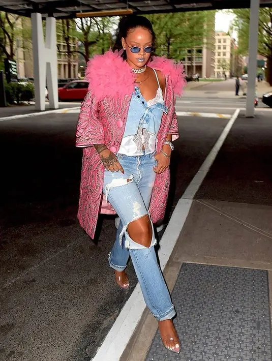 Rihanna sebenarnya miliki pikiran yang serhana. Ia ingin stabil dan miliki hubungan yang komit dengan seseorang sebelum miliki anak. (instagram/badgalriri)