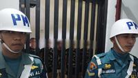 Anggota TNI diamankan terkait insiden dengan warga di Talaud. (Antara)