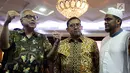 Wakil Ketua DPR Fadli Zon (tengah) bersama anak Abu Bakar Baasyir, Abdurrochim (kanan) dan kuasa hukum Abu Bakar Baasyir, Mahendradatta saat melakukan pertemuan di Kompleks Parleman, Jakarta, Rabu (23/1). (Liputan6.com/JohanTallo)