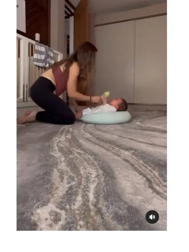 Fokus Jadi Ibu Rumah Tangga, Ini 10 Potret Nikita Willy saat Asuh Baby Issa
