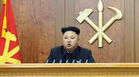 Tidak ada yang berani merem saat pemimpin Korea Utara Kim Jong Un Pidato. Siapa yang melanggar, nyawanya selesai di ujung senapan.