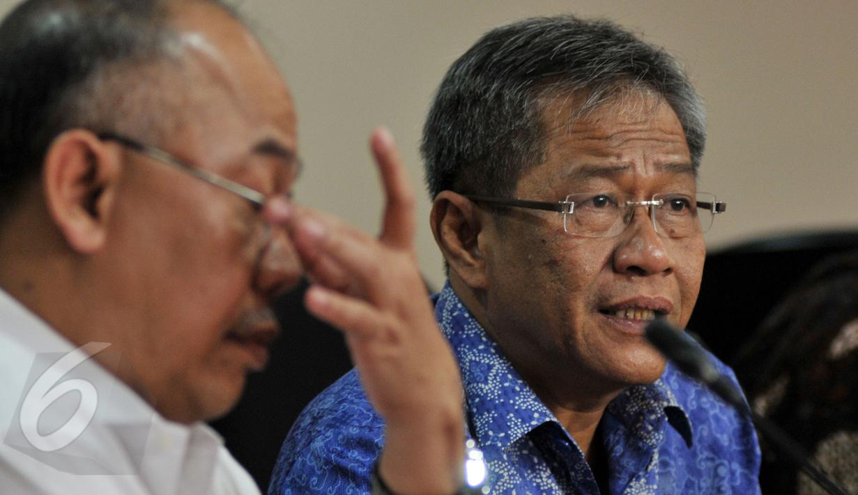 Mantan Direktur Usaha Mikro Kecil dan Menengah (UMKM) PT BRI Tbk, Djarot Kusumayakti memberi keterangan usai resmi didapuk menggantikan Lenny Sugihat sebagai Dirut Perum Bulog di Jakarta, Senin (8/6/2015). (Liputan6.com/Johan Tallo)