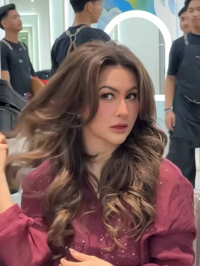 Potret Diana Pungky dengan Rambut Panjang Ikonik/Instagram @fajarsyahpim