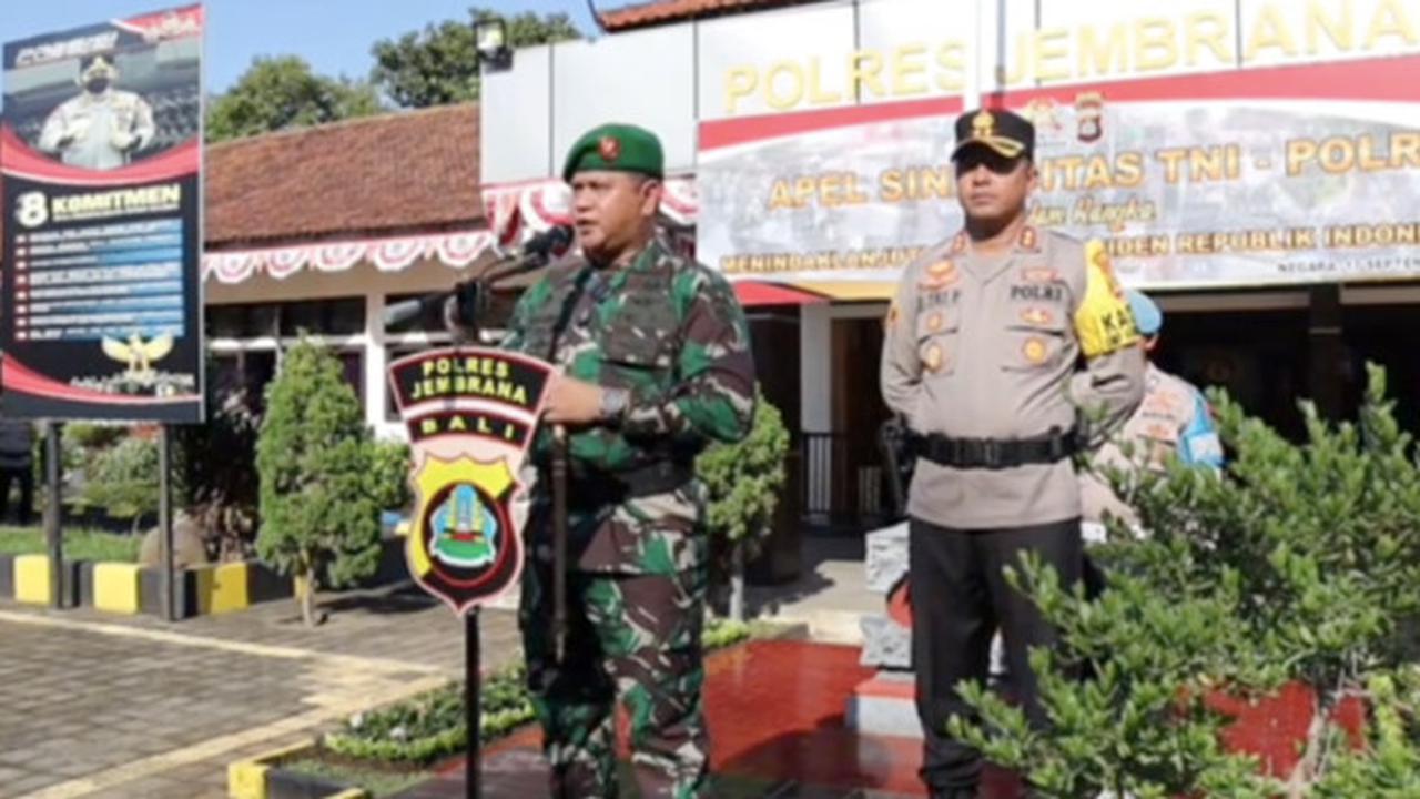 Komandan TNI Panggil Bintara Remaja & Polisi '3 Zaman' di Markas Polisi, di Depan Kapolres Beri Uang Langsung Disuruh Hitung