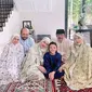 Kumpul Keluarga, Ini 6 Momen Haru BCL Ziarah ke Makam Ashraf hingga Rayakan Lebaran (sumber: Instagram.com/bclsinclair)