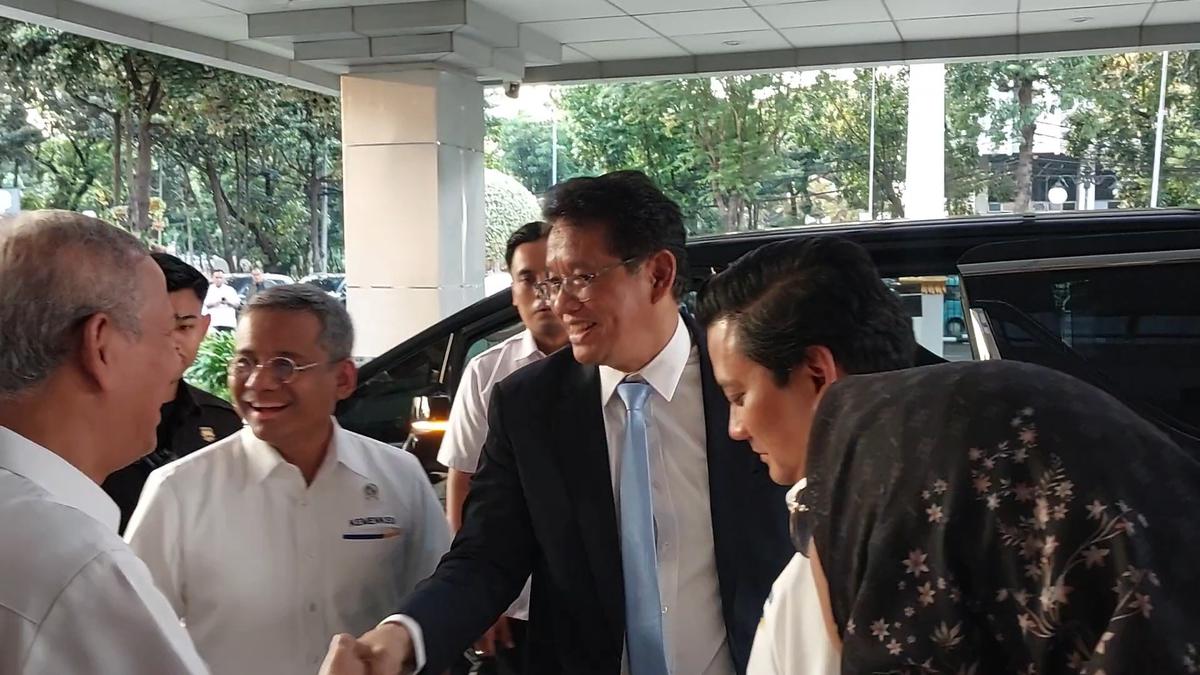 Menkeu Purbaya Langsung Menyambangi Kemenkeu Usai Dilantik, Disambut Thomas Djiwandono Cs