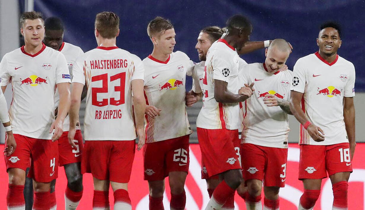 1. RB Leipzig - Klub asal Jerman terbilang cukup boros pada bursa transfer musim dingin 2021 ini. Total dana sebesar 20 juta euro (sekitar Rp381.9 miliar) mereka keluarkan untuk mendatangkan dua pemain yaitu Dominik Szoboszlai dan Eric Martel. (AP/Markus Schreiber)