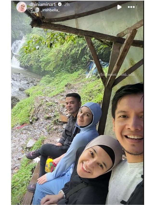 8 Potret Geng Artis Irish Bella Piknik di Bandung, Romantis Bareng Pasangan