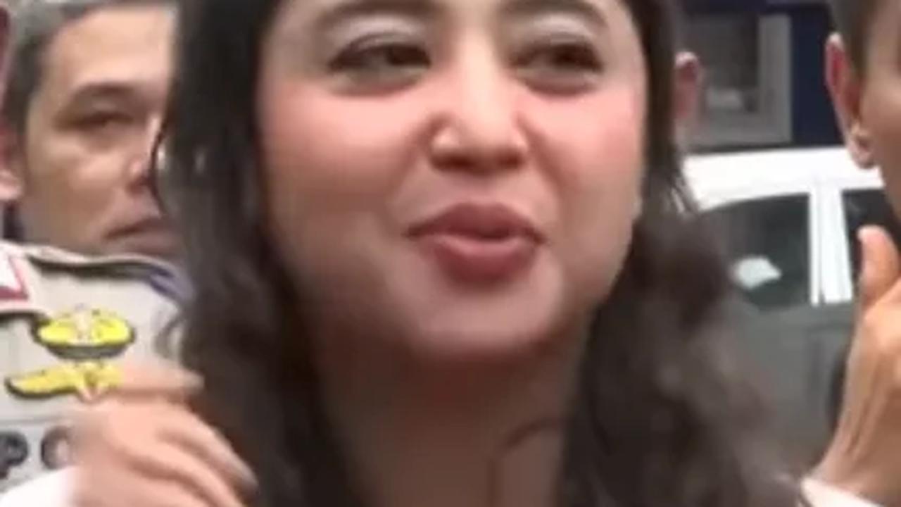 Dewi Perssik Bersitegang dengan Netizen soal Penghasilan Calon Suami yang Seorang Pilot 'Mas Rully Kasih Aku Rp200 Juta Gak Ngamuk Loh