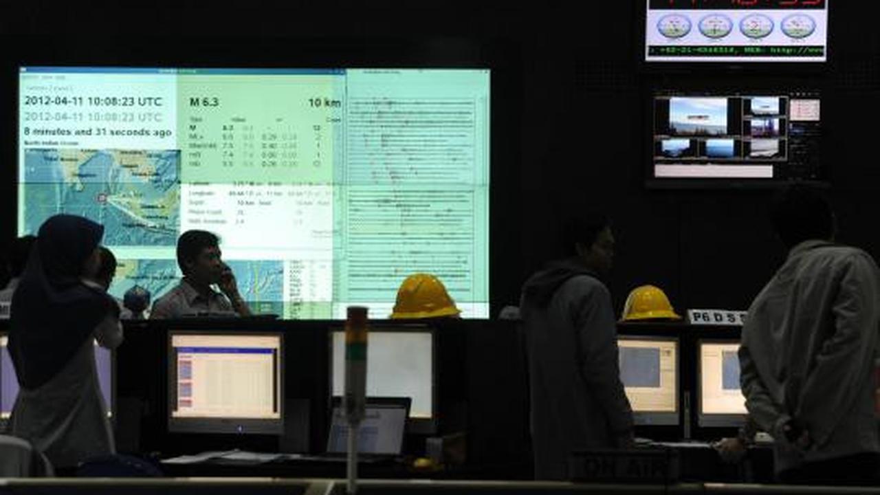 Kesibukan kantor BMKG Jakarta saat gempa 