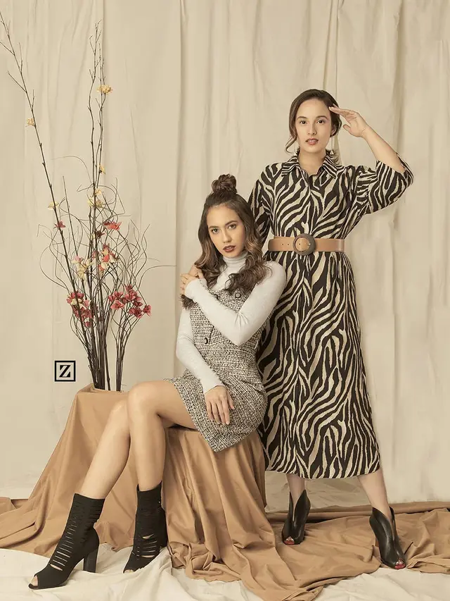 6 Gaya Pemotretan Pevita Pearce dan Chelsea Islan, Disebut Bak Kembar