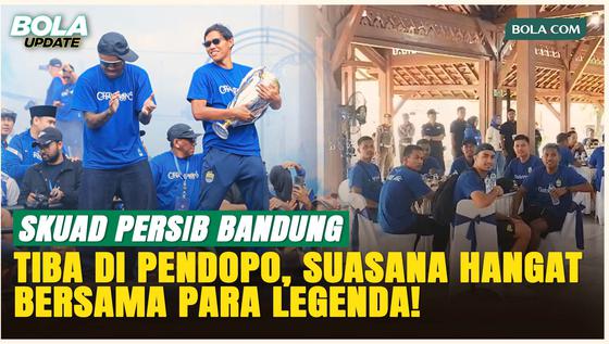 Usai Pawai Juara, Skuad Persib Bandung Tiba di Pendopo Bersama Para Legenda