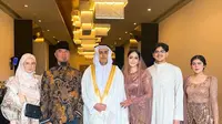 Potret Ahmad Dhani dan Mulan Jameela Kondangan di Bali, Tampil Elegan dengan Gaya Vintage