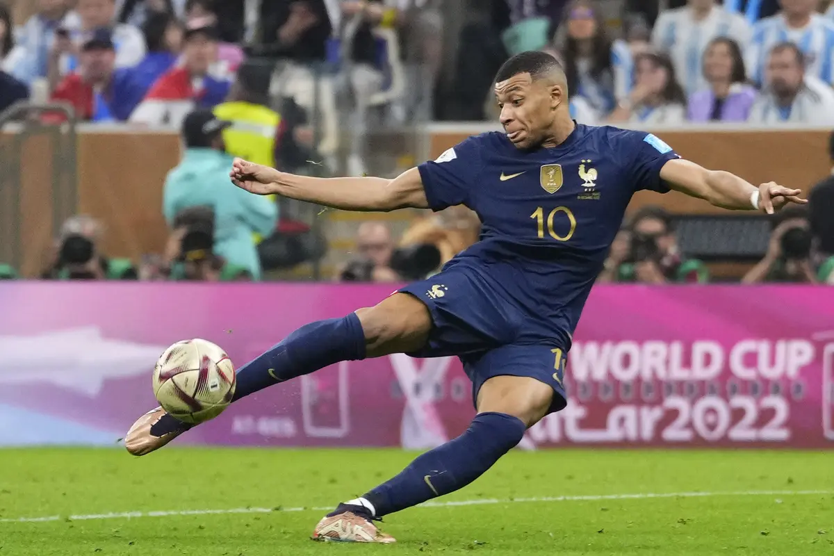 Foto: Dua Gol Mbappe di Babak Kedua Final Piala Dunia 2022 Paksa Argentina Lanjut Bermain di Extra Time
