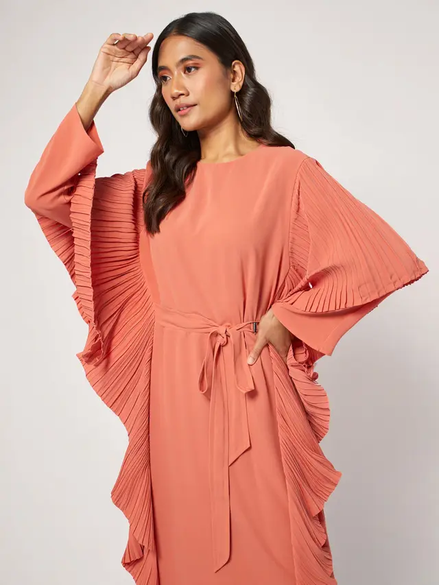 Kaftan Pesta Muslimah Ruffle Modern