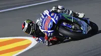 Air Mata dan Lorenzo Gadungan Warnai Pesta Juara MotoGP 2015