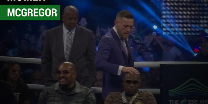 VIDEO: Ini Momen Conor McGregor Pegang Kepala Floyd Mayweather
