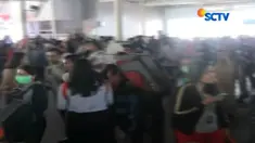 Kereta KRL yang anjlok di perlintasan kereta stasiun Manggarai sudah berhasil dievakuasi dan perjalanan kereta komuter sudah kembali normal.