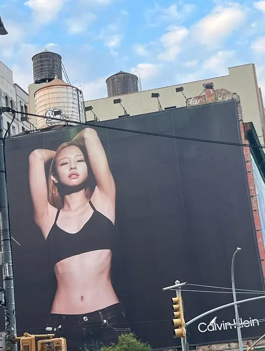 Seperti diketahui, ini bukan kali pertama Jennie yang dipercaya sebagai global ambassador menjadi model untuk koleksi pakaian dalam Calvin Klein. (FOTO: instagram.com/jennierubyjane)