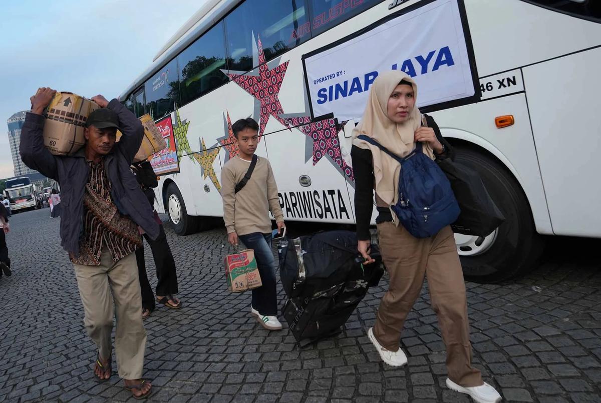 FOTO: Ribuan Warga Ikuti Mudik Gratis Pemprov DKI Jakarta