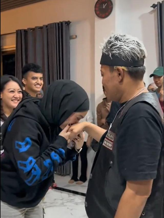 Sule dan Santyka Fauziah