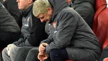 Arsene Wenger terancam dipecat setelah tak lagi mendapatkan dukungan dari petinggi Arsenal. (AFP/Glyn Kirk)