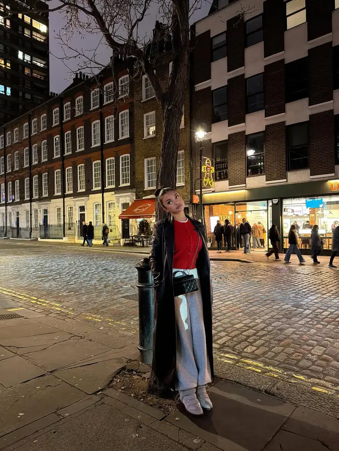 Gaya Winter Chic Naura Ayu Saat Liburan Akhir Tahun di Paris, Effortless tapi Tetap Stylish