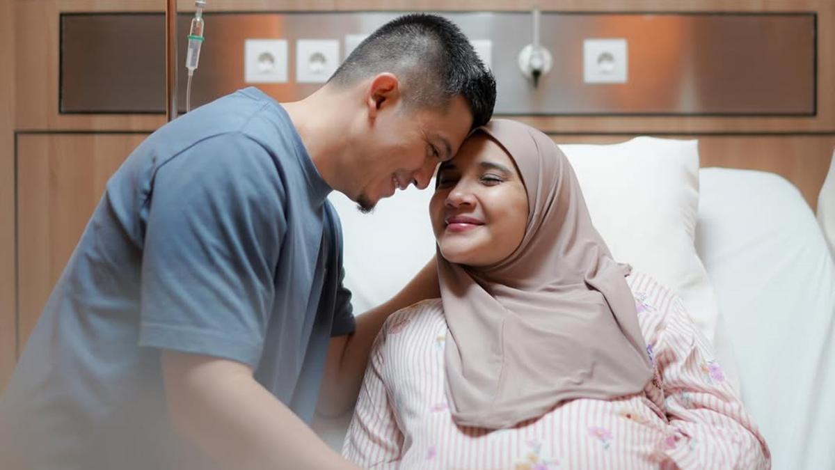 6 Potret Zaskia Sungkar Melahirkan Anak Kedua, Nagita Slavina Langsung Menjenguk