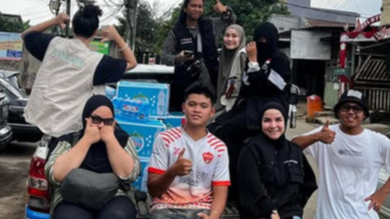 Zaskia Adya Mecca Galang Dana Untuk Korban Banjir di Bekasi, Turun Langsung Beri Bantuan Hingga Buat Posko